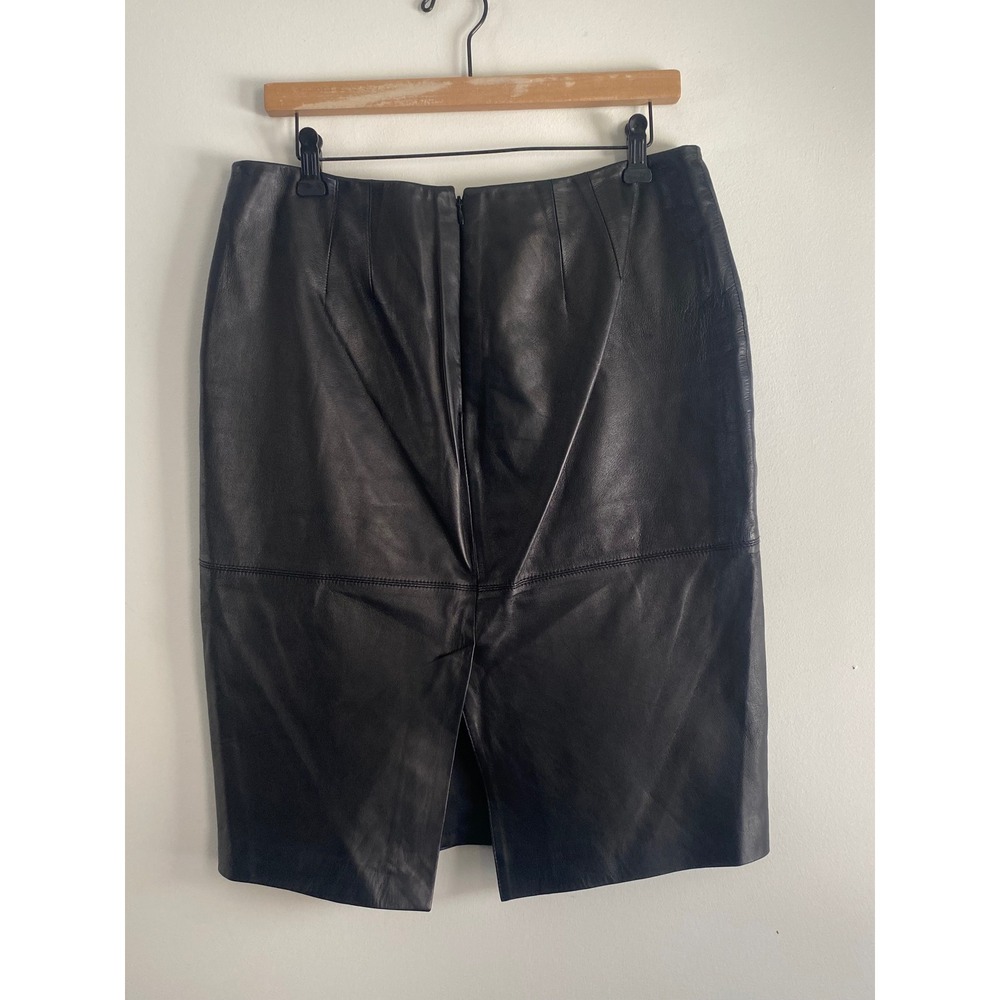 Classic Talbots Lambskin Leather Straight Pencil Skirt
Size 8 - Picture 4 of 10